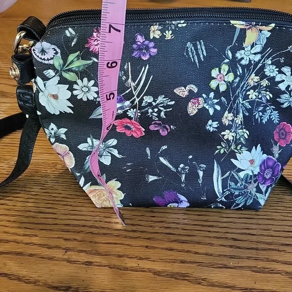 Black Floral Crossbody Bag with Zippered Closure - Picture 2 of 5